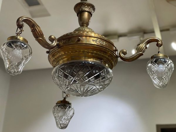 đèn trần cổ châu âu
