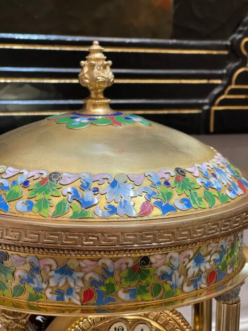 đồng hồ để bàn pháp lam