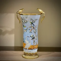 bình sứ và đôi chim