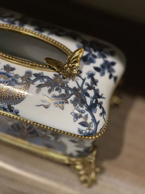 Hộp để giấy sứ