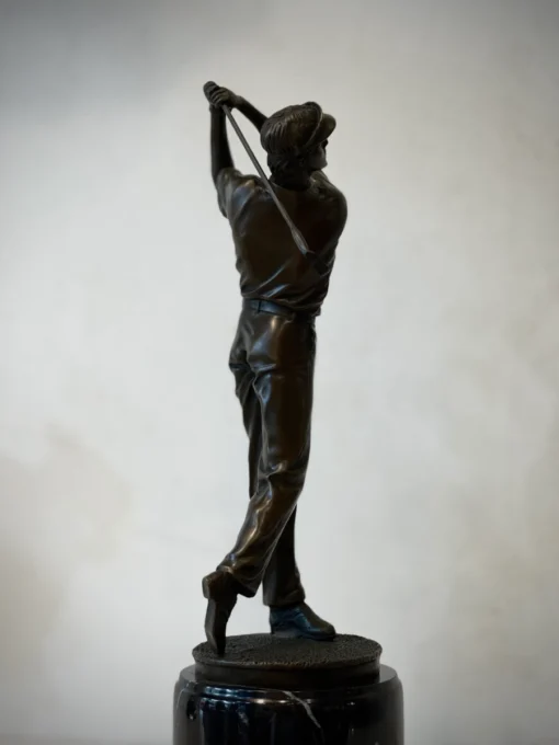 tượng đánh golf nam
