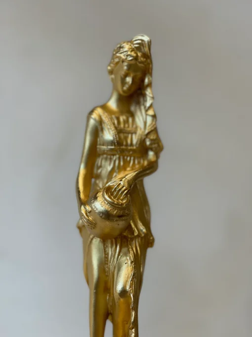 tượng thiếu nữ phục hưng