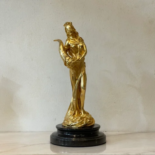 tượng thiếu nữ phục hưng